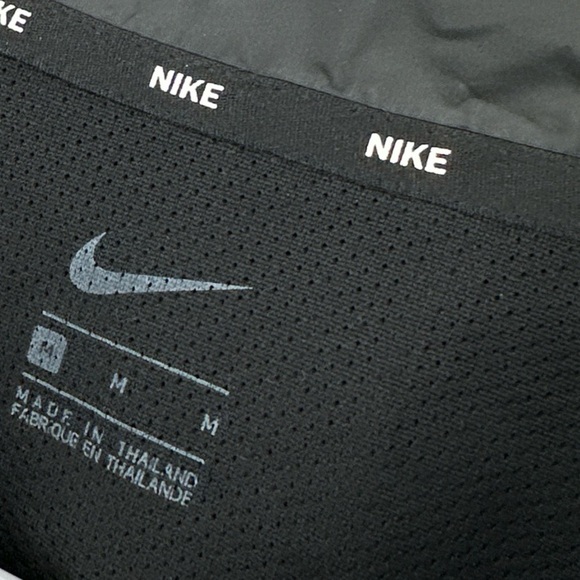 Nike Dri-fit SS Softball Wind Jacket Women’s M Black AV6696-010 NEW - Picture 3 of 4